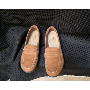 Clarks Women’s Cora Ashly Loafer — Classic Comfort & Style!